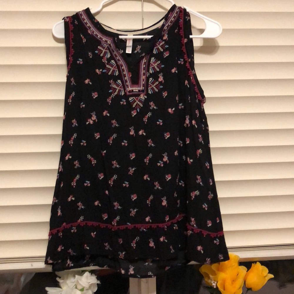 Black floral tank top
